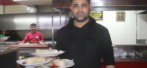 Mersin'de garson, müşteriyi Heimlich manevrasıyla kurtardı