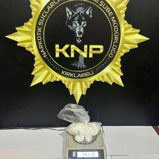 Kırklareli'nde otomobilinde uyuşturucu bulunan 3 şüpheli tutuklandı