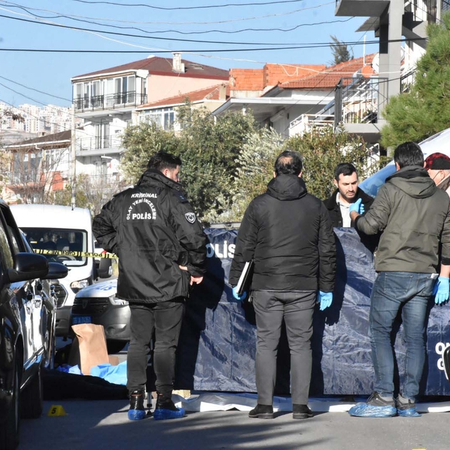 Öğretim görevlisi, kızını ve kayınvalidesini öldürdü, eşini ağır yaralayıp,...