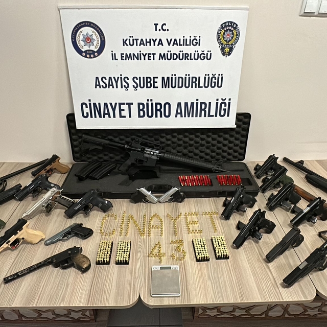Kütahya merkezli kaçak silah ticareti operasyonunda 16 şüpheli yakalandı