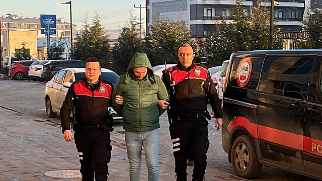 Pavyon çalışanlarına 'kaçak silah ticareti' operasyonu; 16 gözaltı