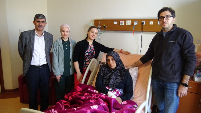 Kars'ta 37 yaşındaki hasta yumuşak doku tümörü ameliyatıyla sağlığına kavuştu