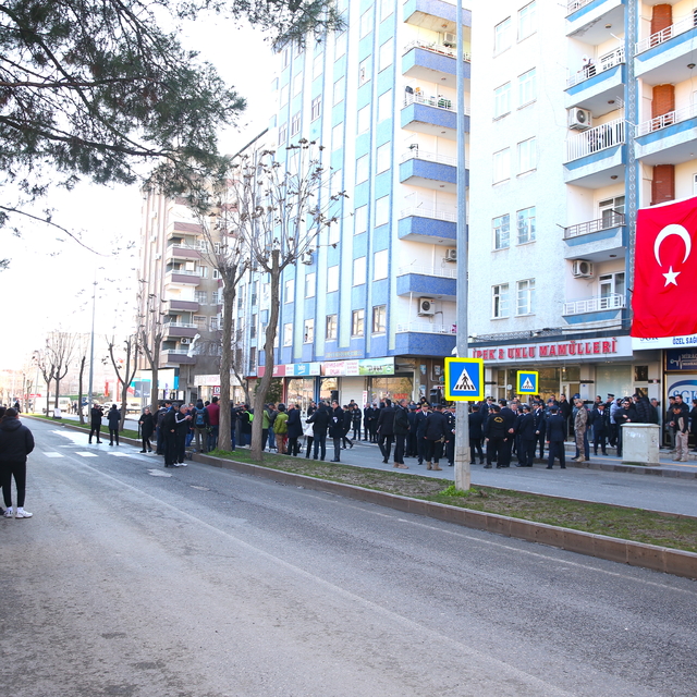 Diyarbakır'da şehit edilen Gaffar Okkan ve 5 polis memuru törenle anıldı