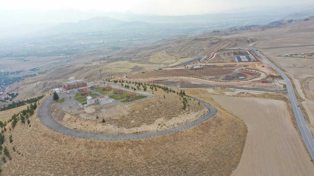 Kayseri'de Erkilet Millet Bahçesi'nin yapımı sürüyor