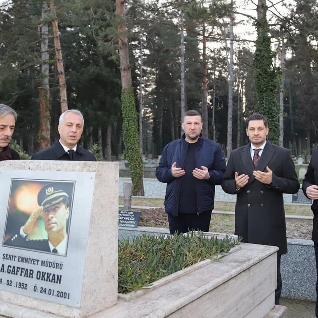 Emniyet Müdürü Okkan, şehit edilişinin 23'üncü yılında mezarı başında anıld...