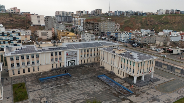 Cizre´de, belediye ve su arıtma tesisi binalarına güneş enerjisi sistemi kuruldu
