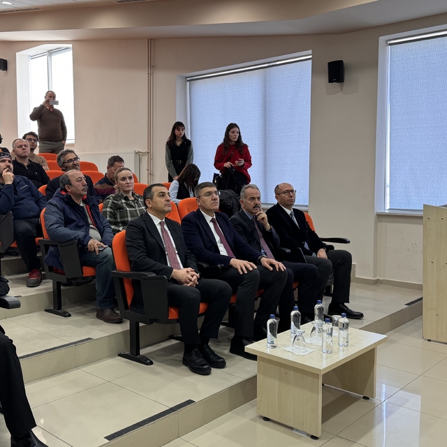 MAKÜ'de mikroalgten yüksek proteinli kanatlı hayvan yemi üretilecek