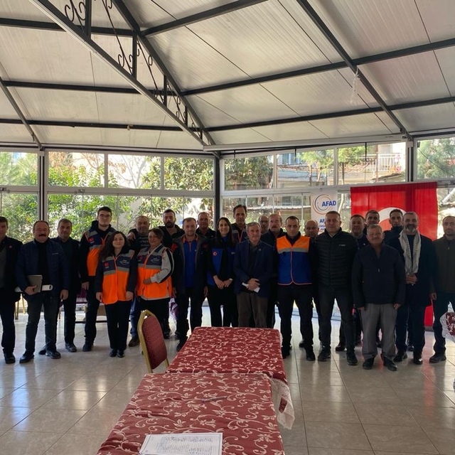 Akhisar'da muhtarlar ve cezaevi personeline, AFAD gönüllüsü eğitimi verildi