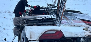 Ağrı'da İranlı yolcuları taşıyan otobüsün devrildiği kazada 10 kişi yaralan...