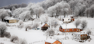 Kar yağışıyla beyaza bürünen Kocadağ Yaylası doğa tutkunlarını ağırlıyor