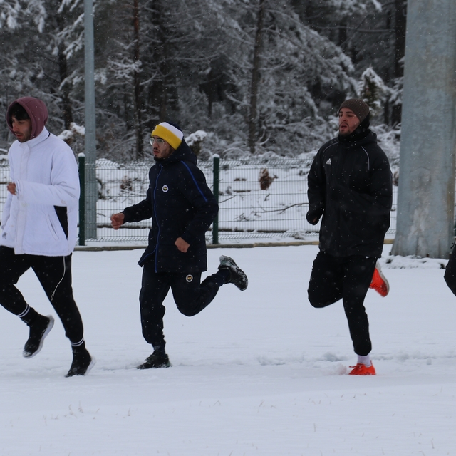 Erkek Boks Milli Takımı, kar kış demeden olimpiyatlara hazırlanıyor