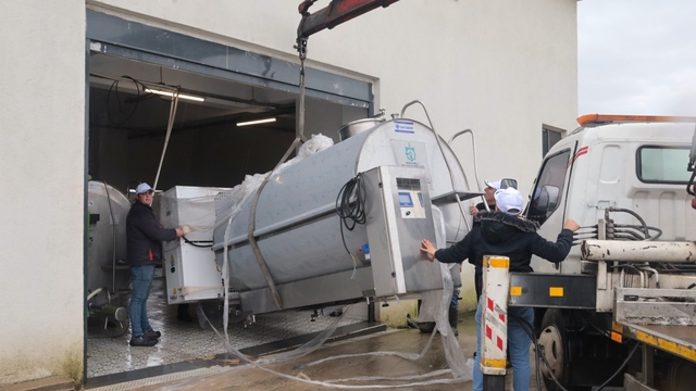 Kocaeli'de kooperatiflere ve birliklere yüzde 50 hibeli süt soğutma tankı desteği