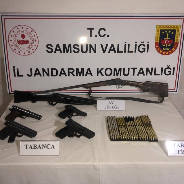 Samsun'da uyuşturucu ve kaçakçılık operasyonunda 2 zanlı yakalandı