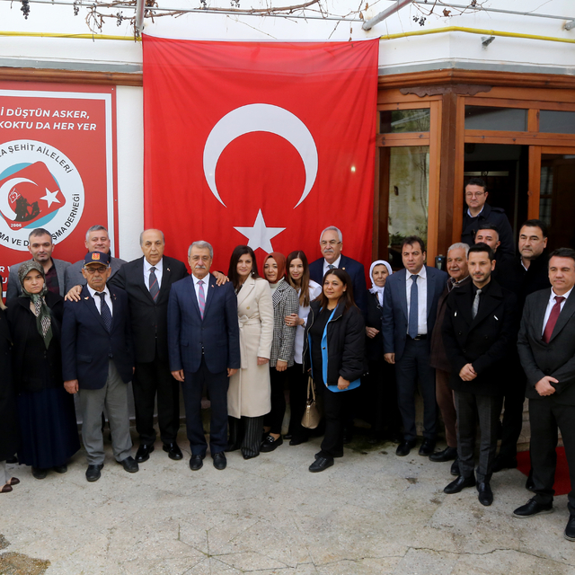 AK Parti Muğla Büyükşehir Belediye Başkanı adayı Ayaydın, ziyaretlerini sür...