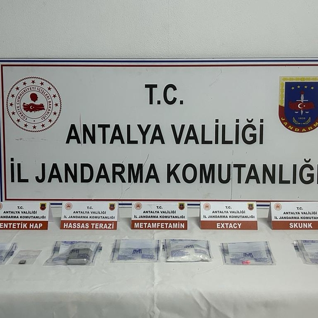Antalya'da uyuşturucu operasyonunda yakalanan zanlı tutuklandı