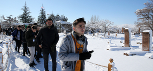 "Maziden Atiye Ahlat" programıyla 80 öğrenciye Ahlat'ın tarihi mekanları ge...