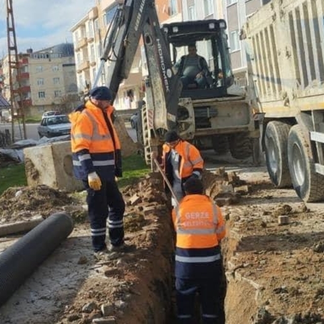 Gerze Belediye Başkanı Şensoy altyapı çalışmalarını inceledi