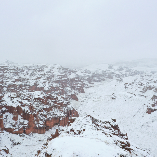Erzurum'daki Narman Peribacaları beyaza büründü