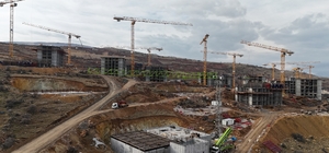 Malatya'da deprem konutlarının içme suyu hattı çalışması devam ediyor