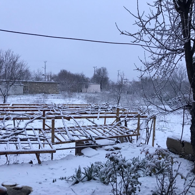 Mersin Gülnar'a kar yağdı