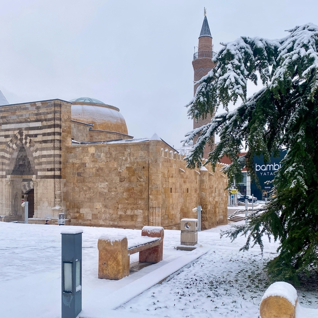 Kırşehir'de kar yağışı etkili oldu