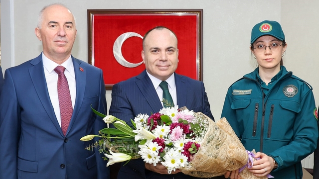 Gümrük Müdürlüğü personelinden Artvin Valisi Ünsal'a ziyaret