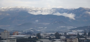 Toroslar beyaza büründü, üreticiye don uyarısı yapıldı