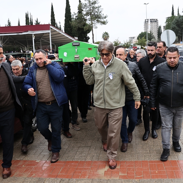 ABD'de trafik kazasında ölen mühendisin cenazesi Adana'da toprağa verildi