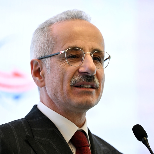 Bakan Uraloğlu, "Trabzon Sürdürülebilir Kentsel Ulaşım Planı Projesi" topla...