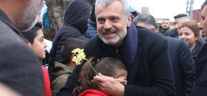 AK Parti Hatay Büyükşehir Belediye Başkan adayı Öntürk, mahalle ziyareti ya...