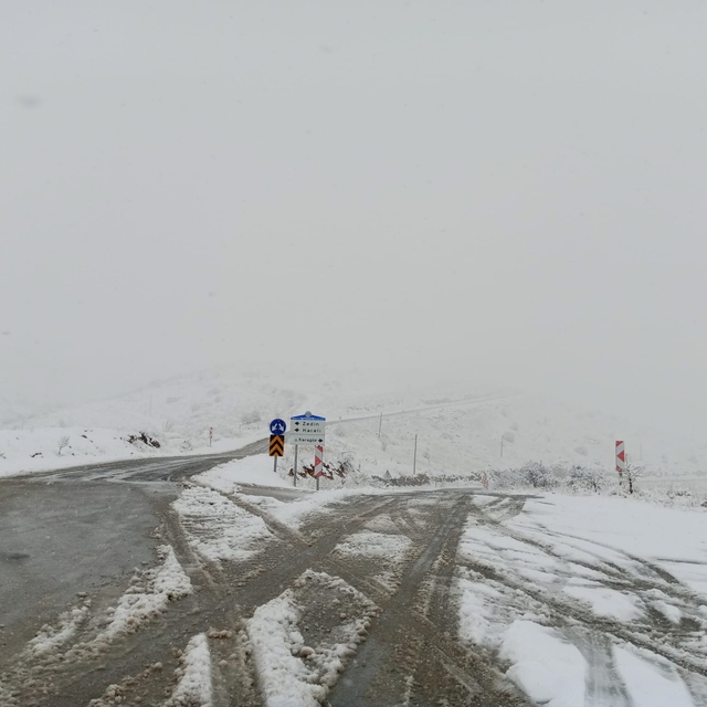 Malatya'da 21 mahalle yolu kar nedeniyle ulaşıma kapandı