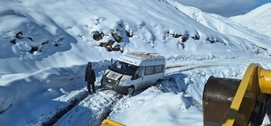Siirt-Şırnak kara yolu kar nedeniyle ulaşıma kapandı