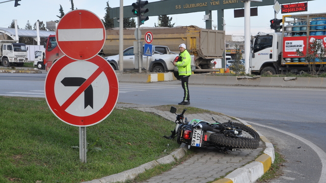 Lüleburgaz'da otomobille motosikletin çarpıştığı kazada 1 kişi yaralandı