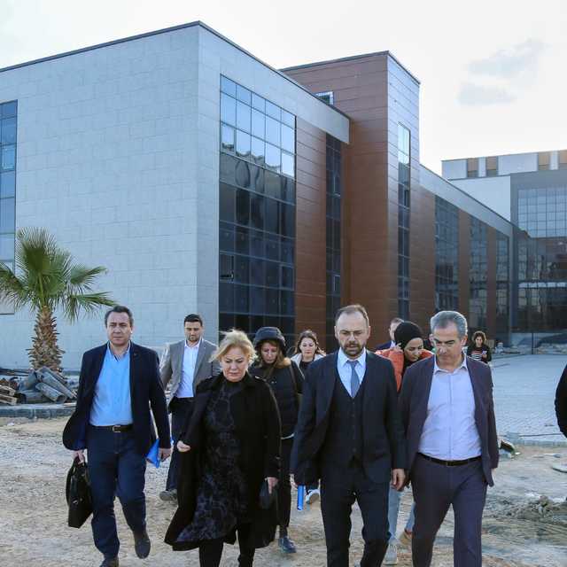 Antalya İl Sağlık Müdürü Ekingen, Döşemealtı'nda şantiyeleri gezdi