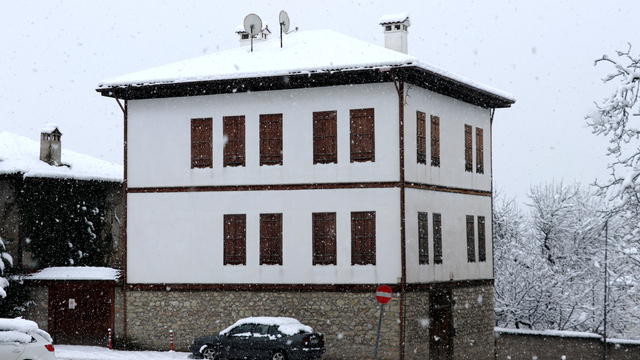 Safranbolu'nun tarihi yapıları karla kaplandı