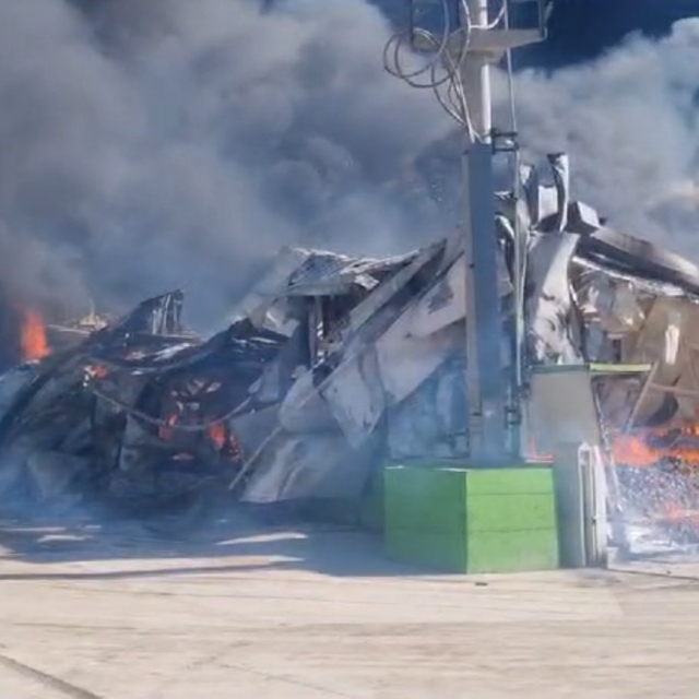 Mersin´de narenciye paketleme tesisinde yangın