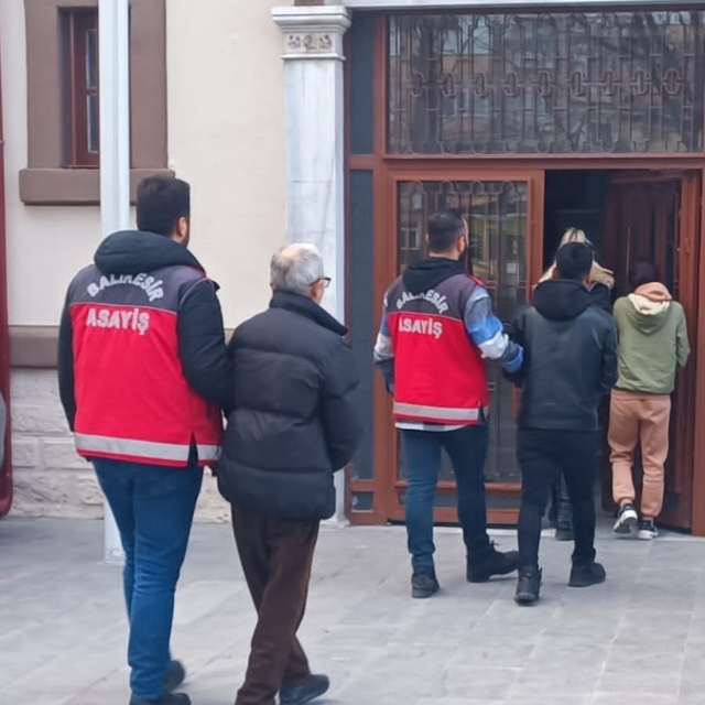 Balıkesir merkezli vize dolandırıcılığı soruşturmasında bir şüpheli tutukla...