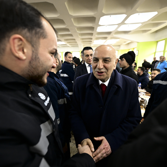 ABB Başkan adayı Altınok, AK Parti Etimesgut ilçe teşkilatıyla bir araya ge...