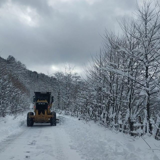 Giresun ve Rize'de 93 köy yolu ulaşıma kapandı