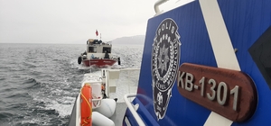 Van Gölü açıklarında motor arızası nedeniyle sürüklenen balıkçı teknesini d...