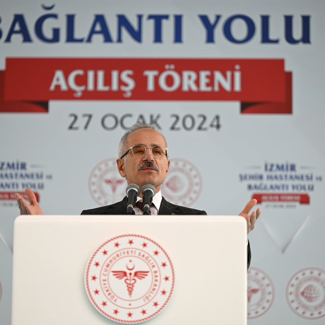 Bakan Uraloğlu, İzmir Bayraklı Şehir Hastanesinin açılışında konuştu: