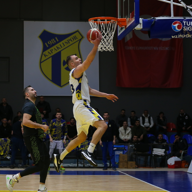Kapaklıspor sahasında Konyaspor'u 89-85 mağlup etti