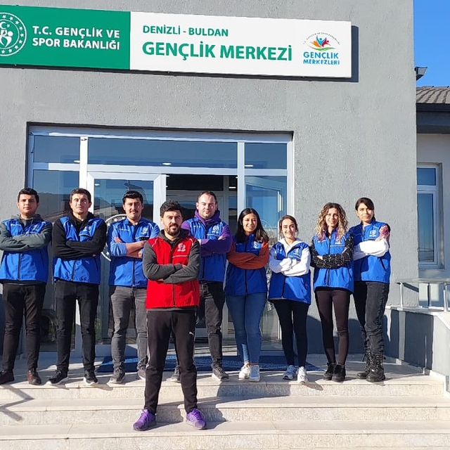 Buldan Gençlik Merkezinden yaklaşık 1200 öğrenci yararlanıyor