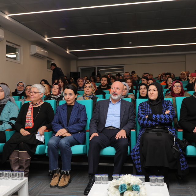 Kocasinan'da "Aile ve Çocuk İletişim" semineri düzenlendi