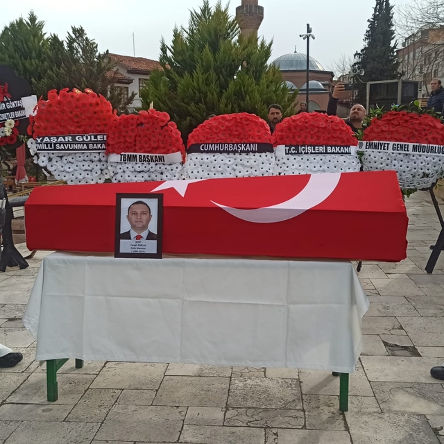 Şehit polis memuru, son yolculuğuna uğurlandı