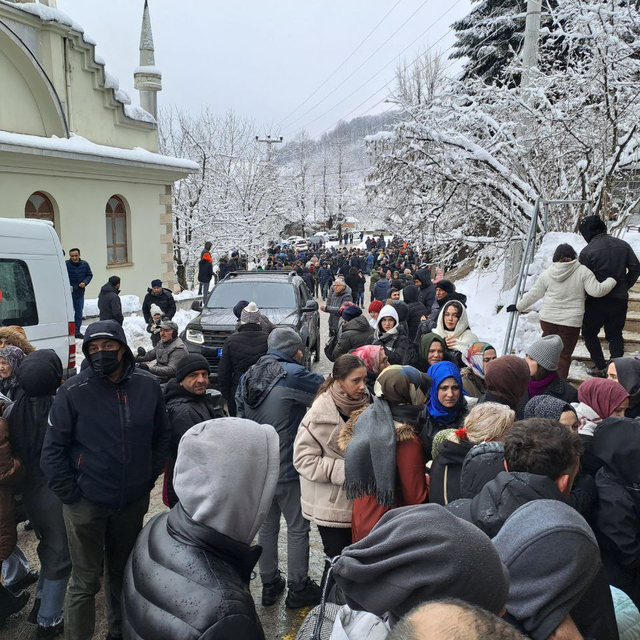 Sakarya'daki festivalde yaklaşık 1 ton hamsi dağıtıldı