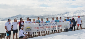 Bitlis'te "Kış Yüzme Şenliği" düzenlendi