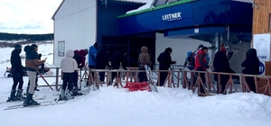 Yalnızçam Kayak Merkezi'nde hafta sonu yoğunluğu yaşandı