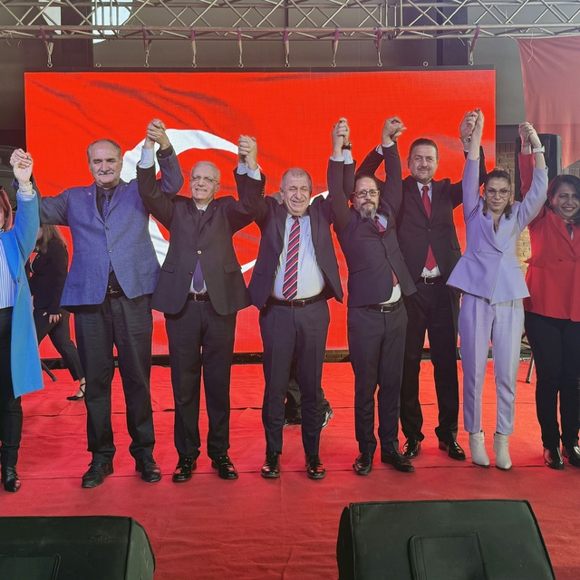 Zafer Partisinin İzmir'deki belediye başkan adayları tanıtıldı