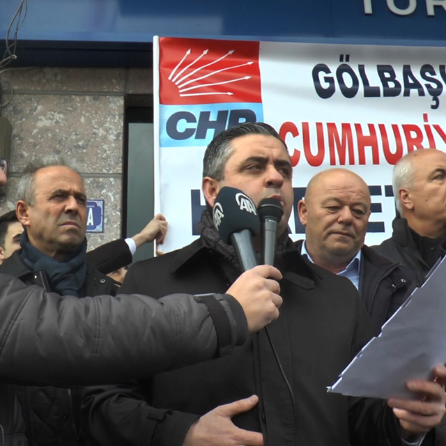 Gölbaşı'nda bir grup CHP'li, partilerinin belediye başkan adayı tercihine t...